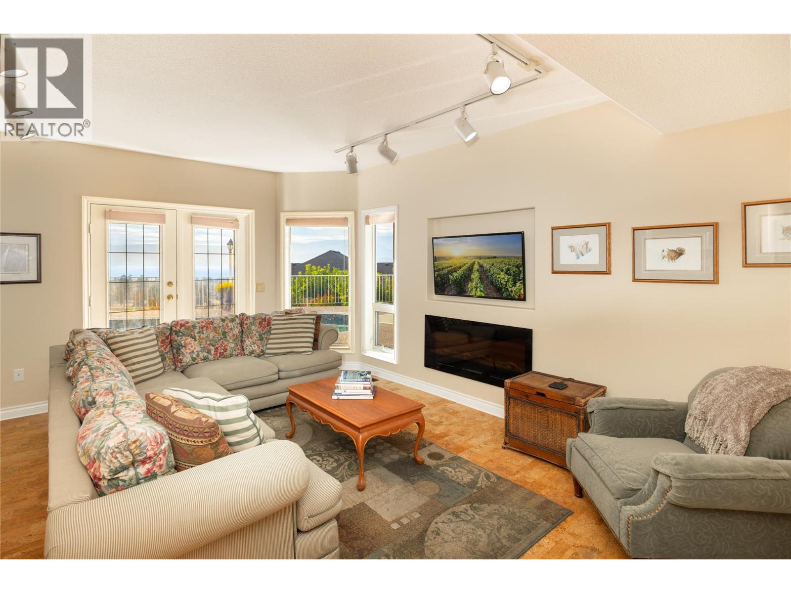  925 Westpoint Place, Kelowna