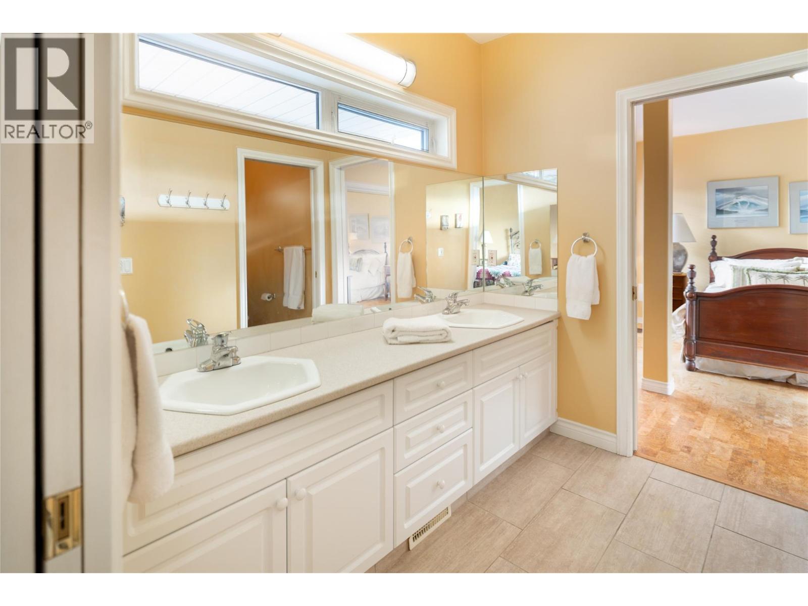  925 Westpoint Place, Kelowna