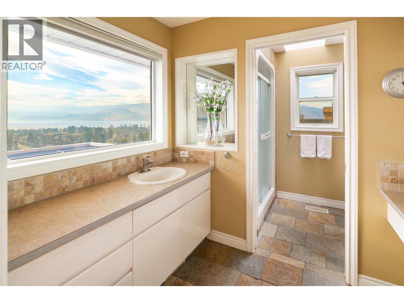  925 Westpoint Place, Kelowna