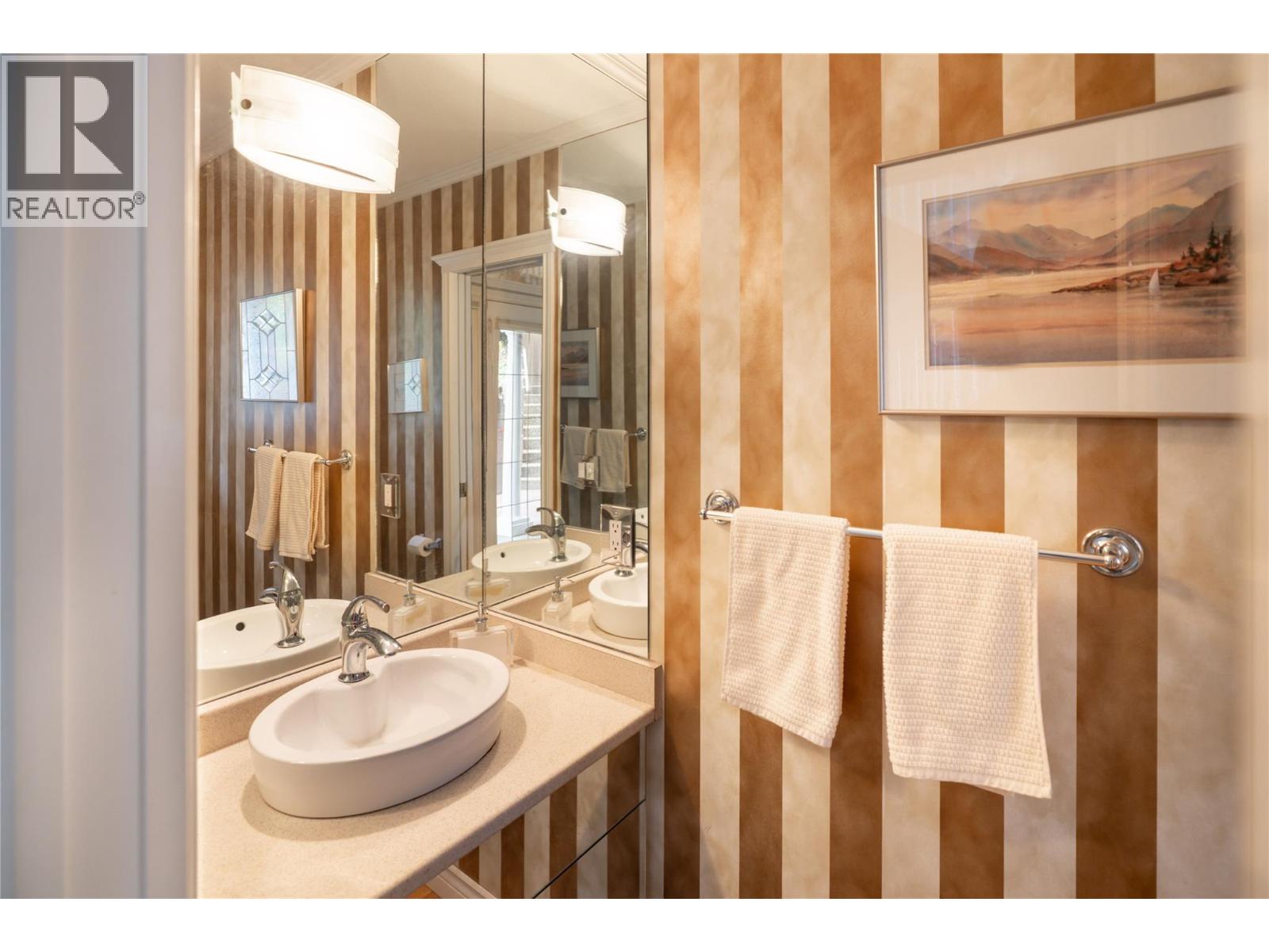  925 Westpoint Place, Kelowna