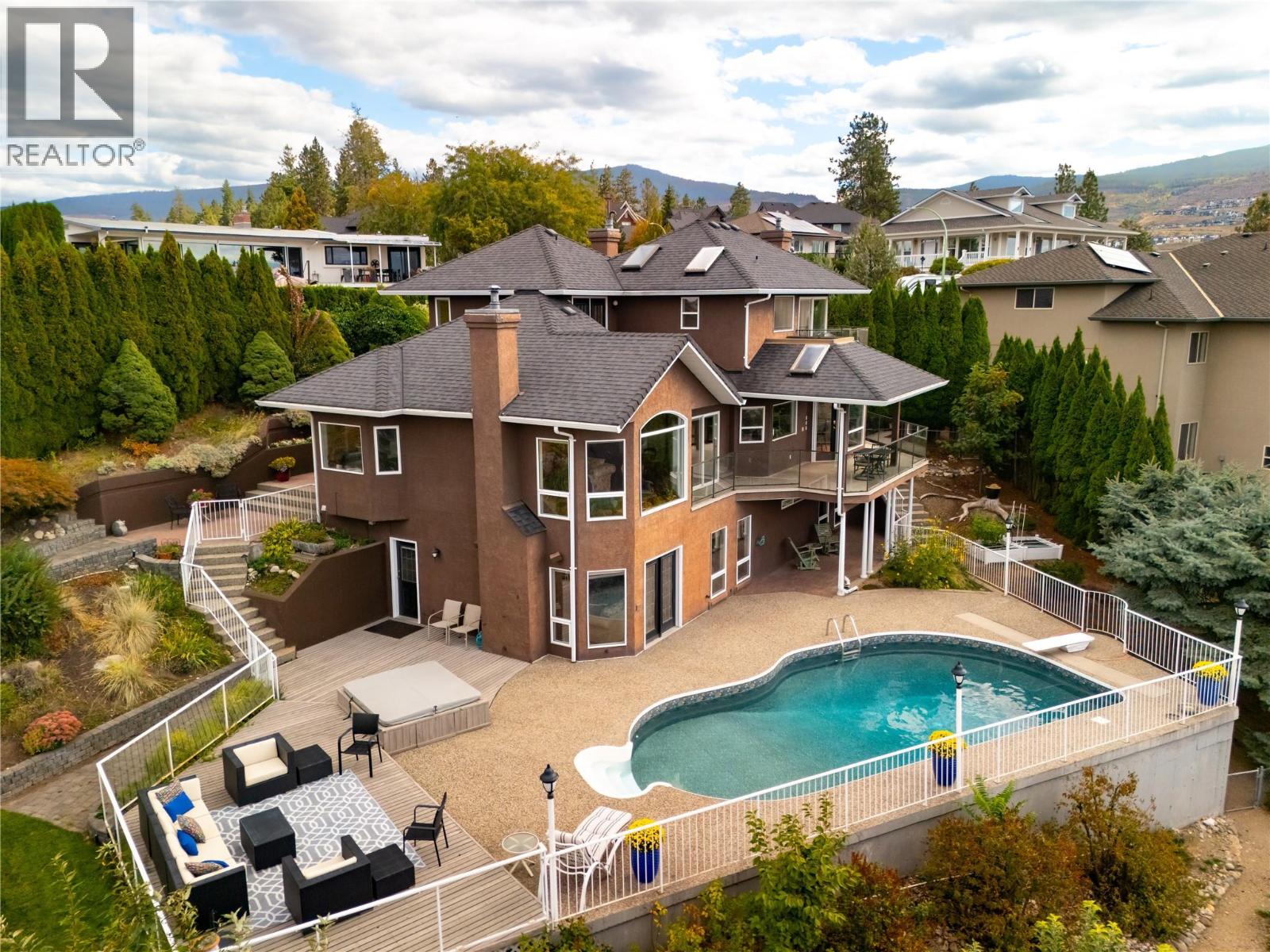  925 Westpoint Place, Kelowna