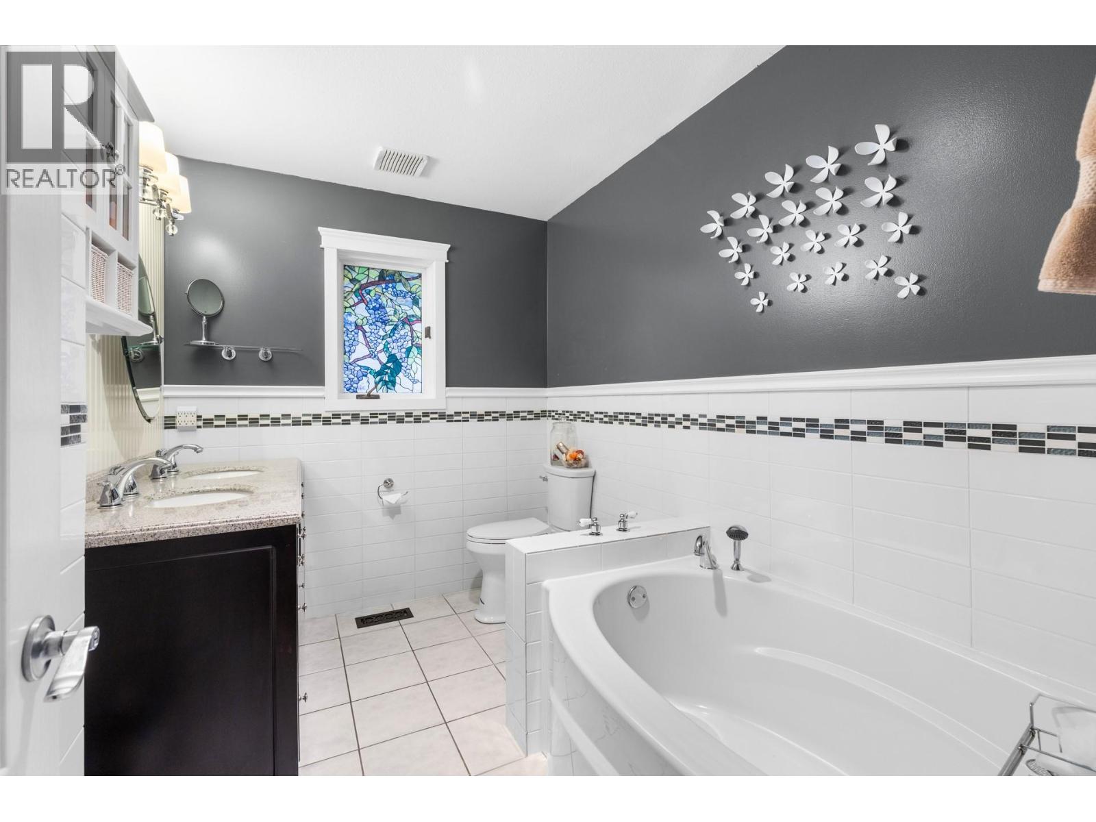  4188 6 Avenue, Peachland