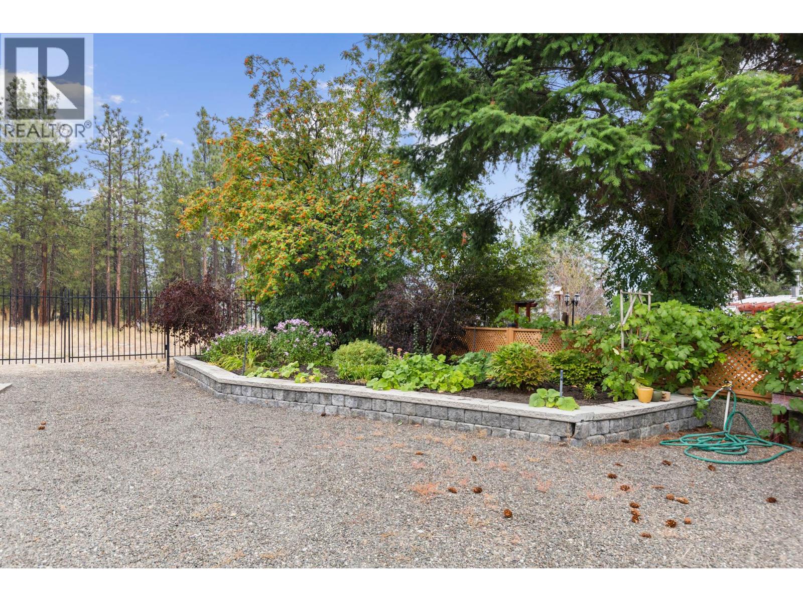  4188 6 Avenue, Peachland