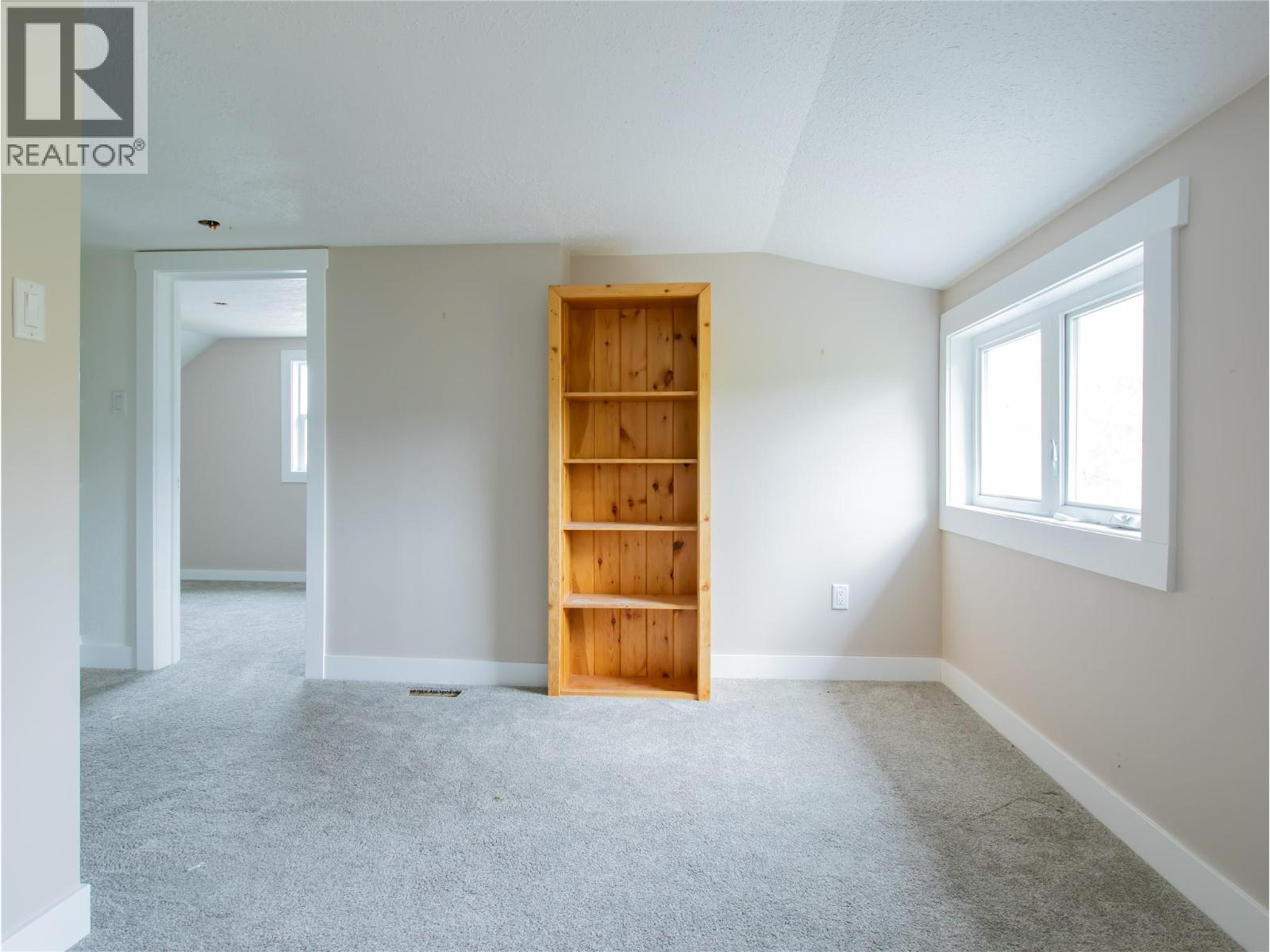 710 10 Street Southwest, Salmon Arm