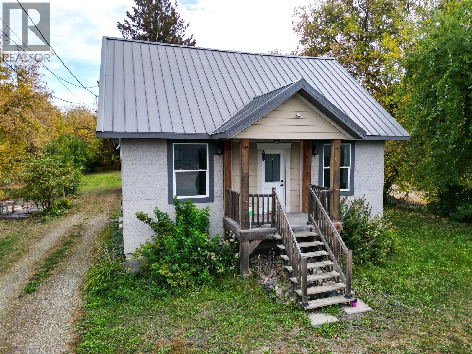 710 10 Street Southwest, Salmon Arm