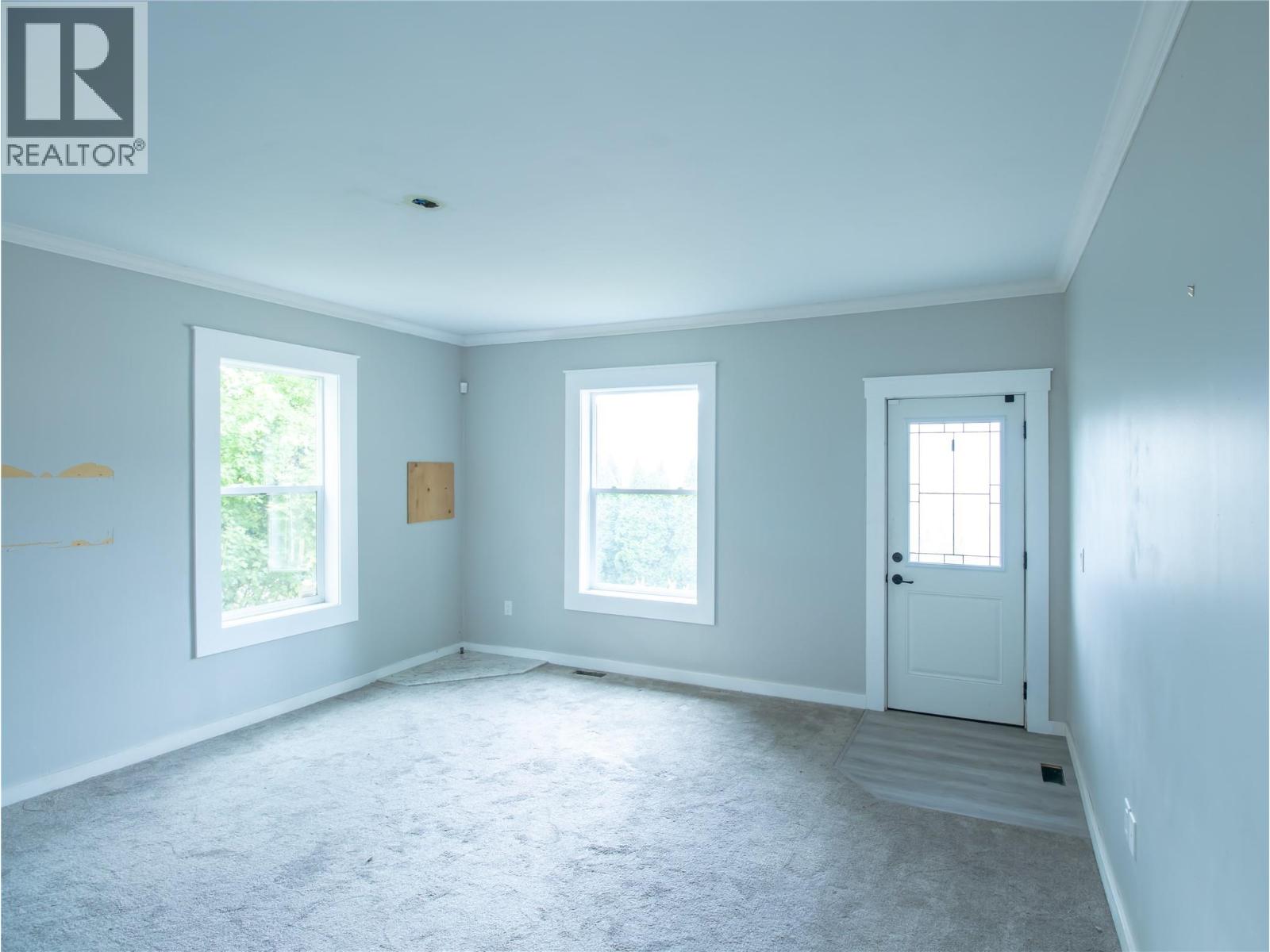 710 10 Street Southwest, Salmon Arm