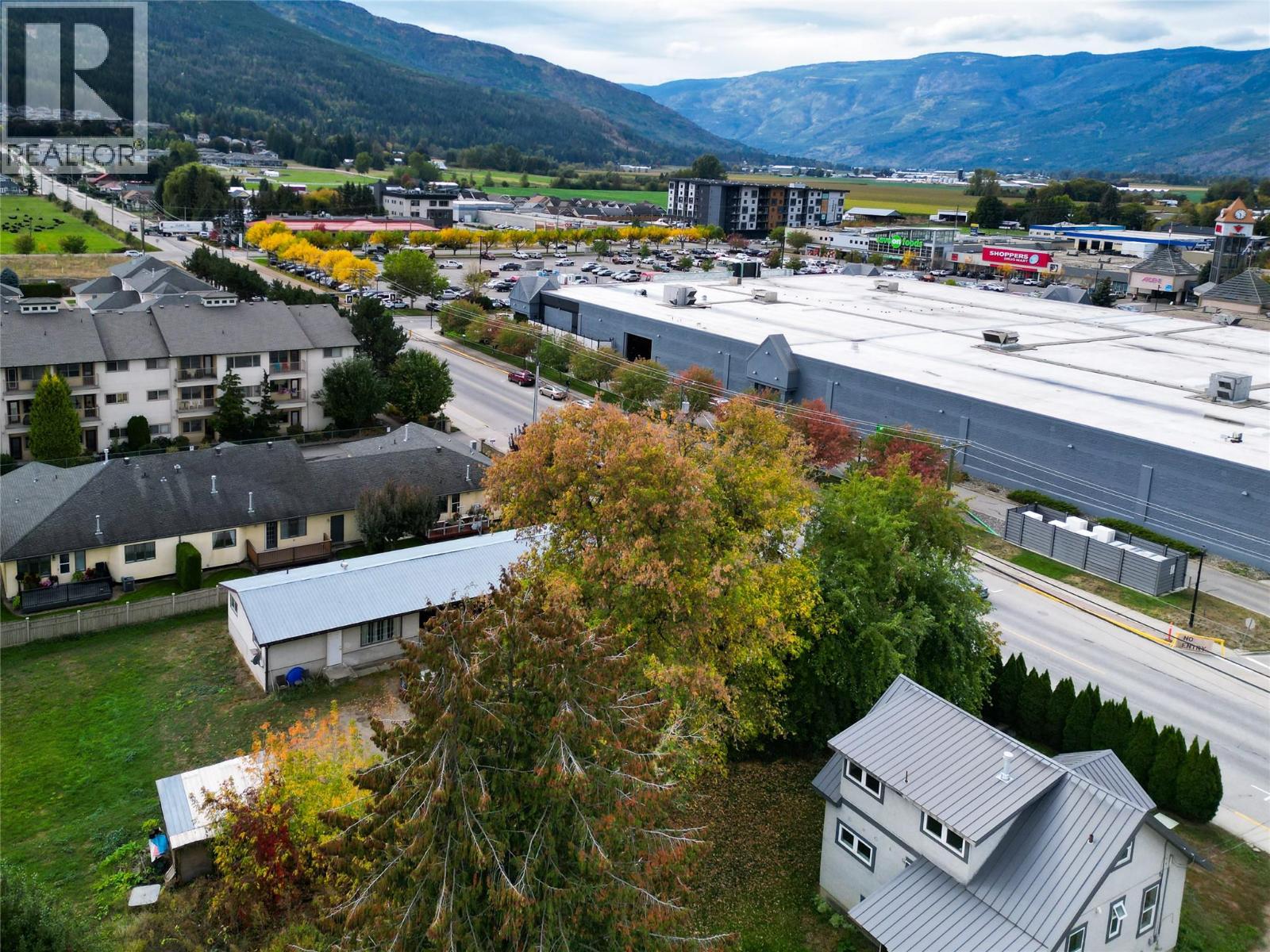 710 10 Street Southwest, Salmon Arm