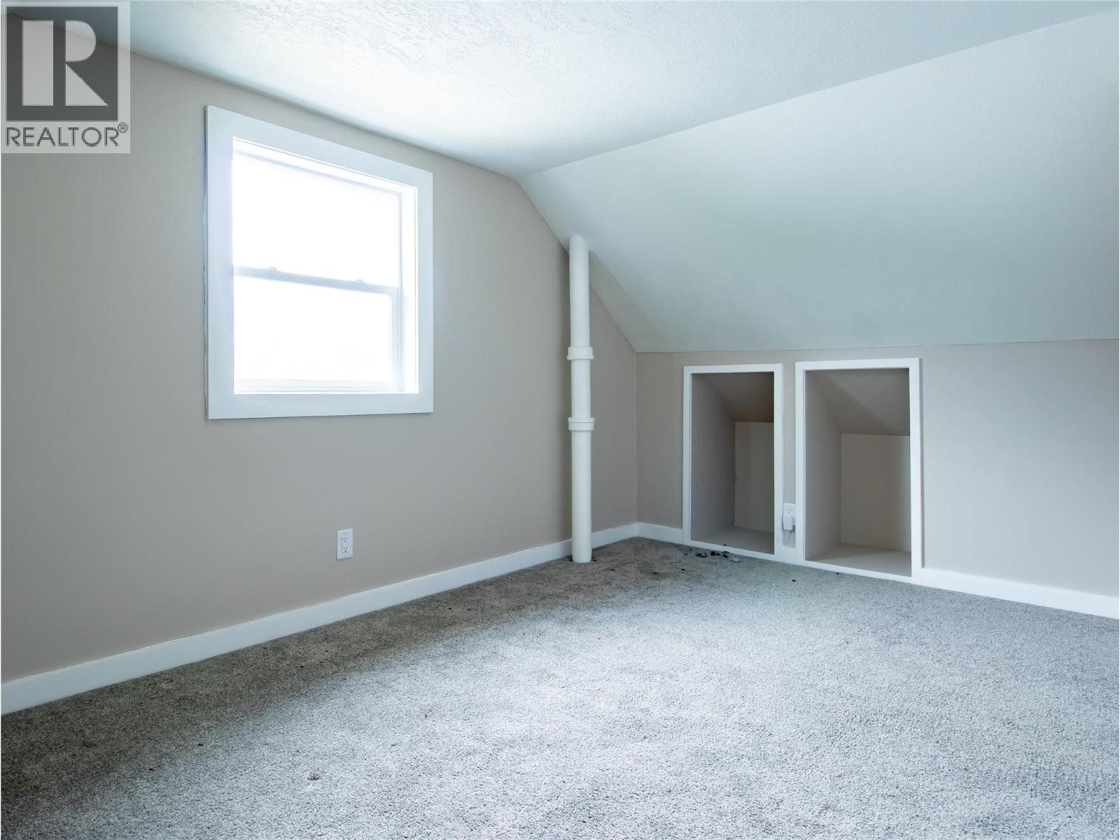 710 10 Street Southwest, Salmon Arm