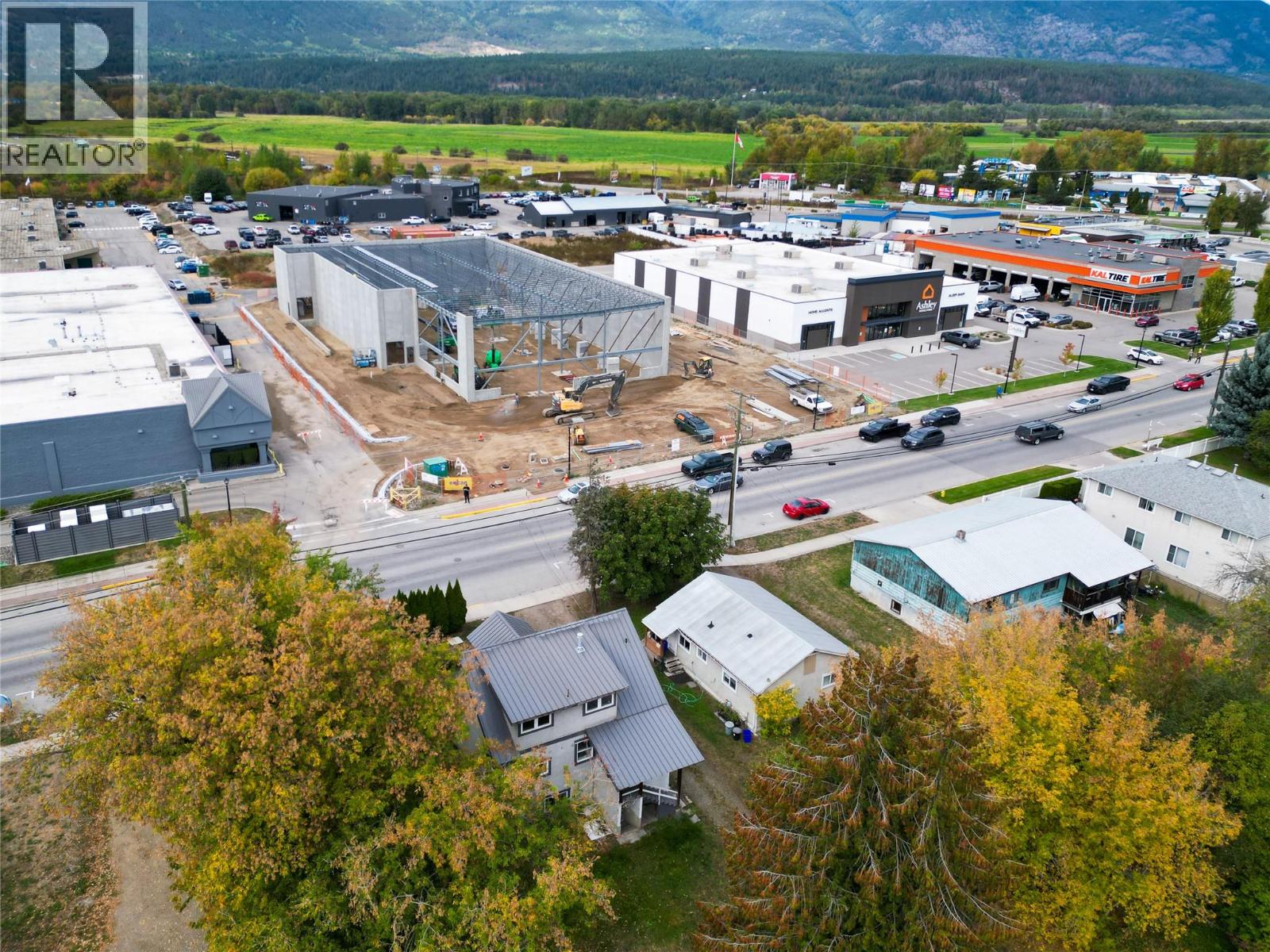 710 10 Street Southwest, Salmon Arm
