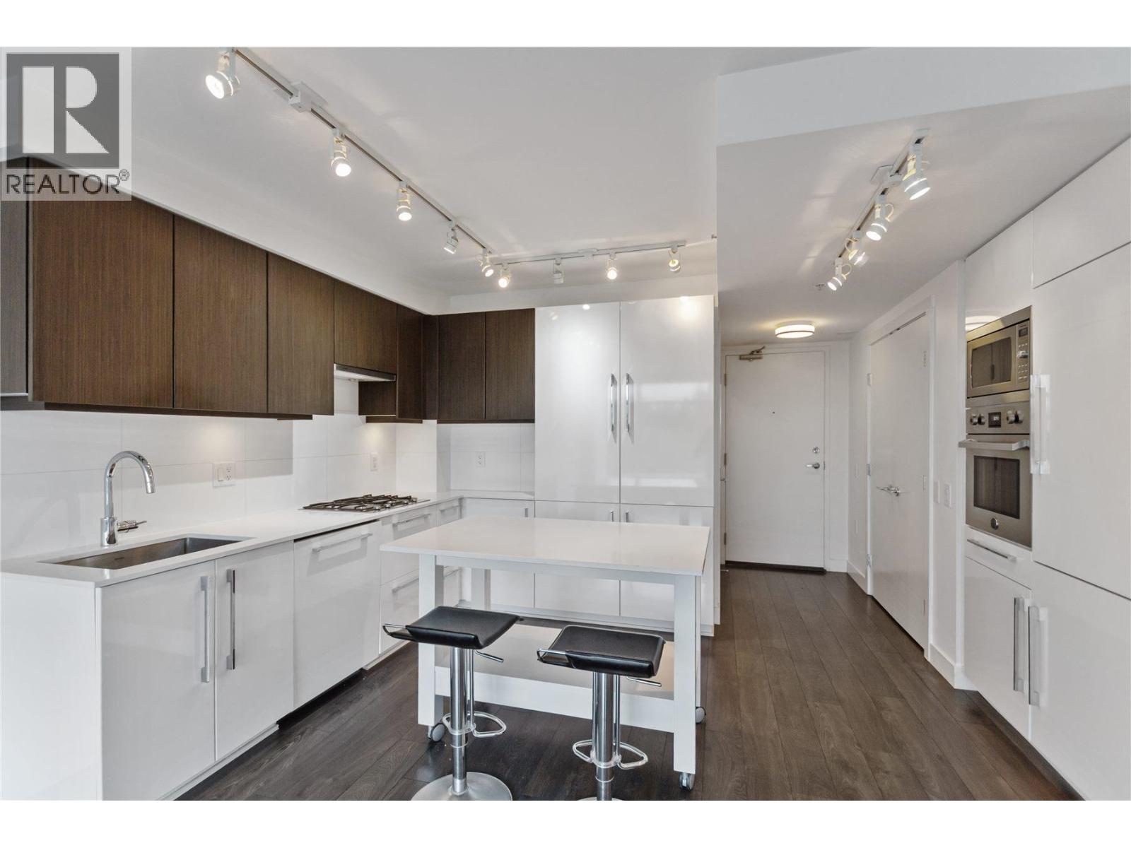 1306 188 AGNES STREET, New Westminster