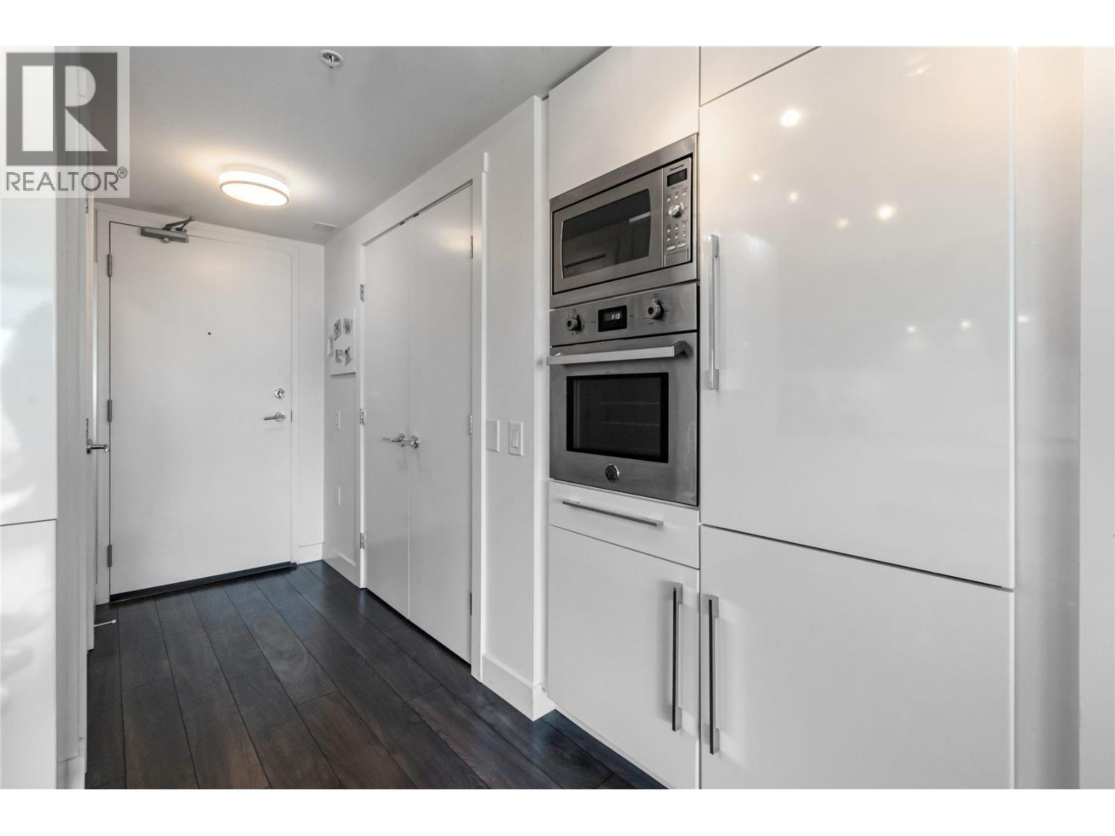 1306 188 AGNES STREET, New Westminster