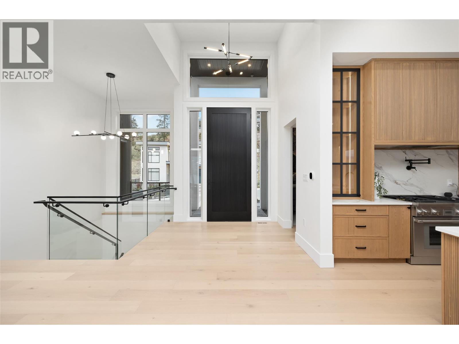  1435 Vineyard Drive, West Kelowna
