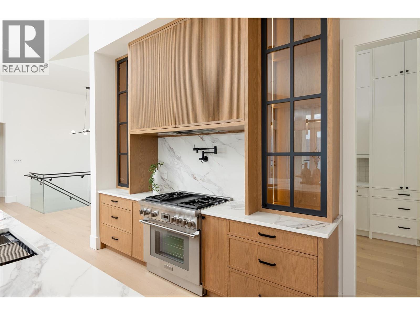  1435 Vineyard Drive, West Kelowna