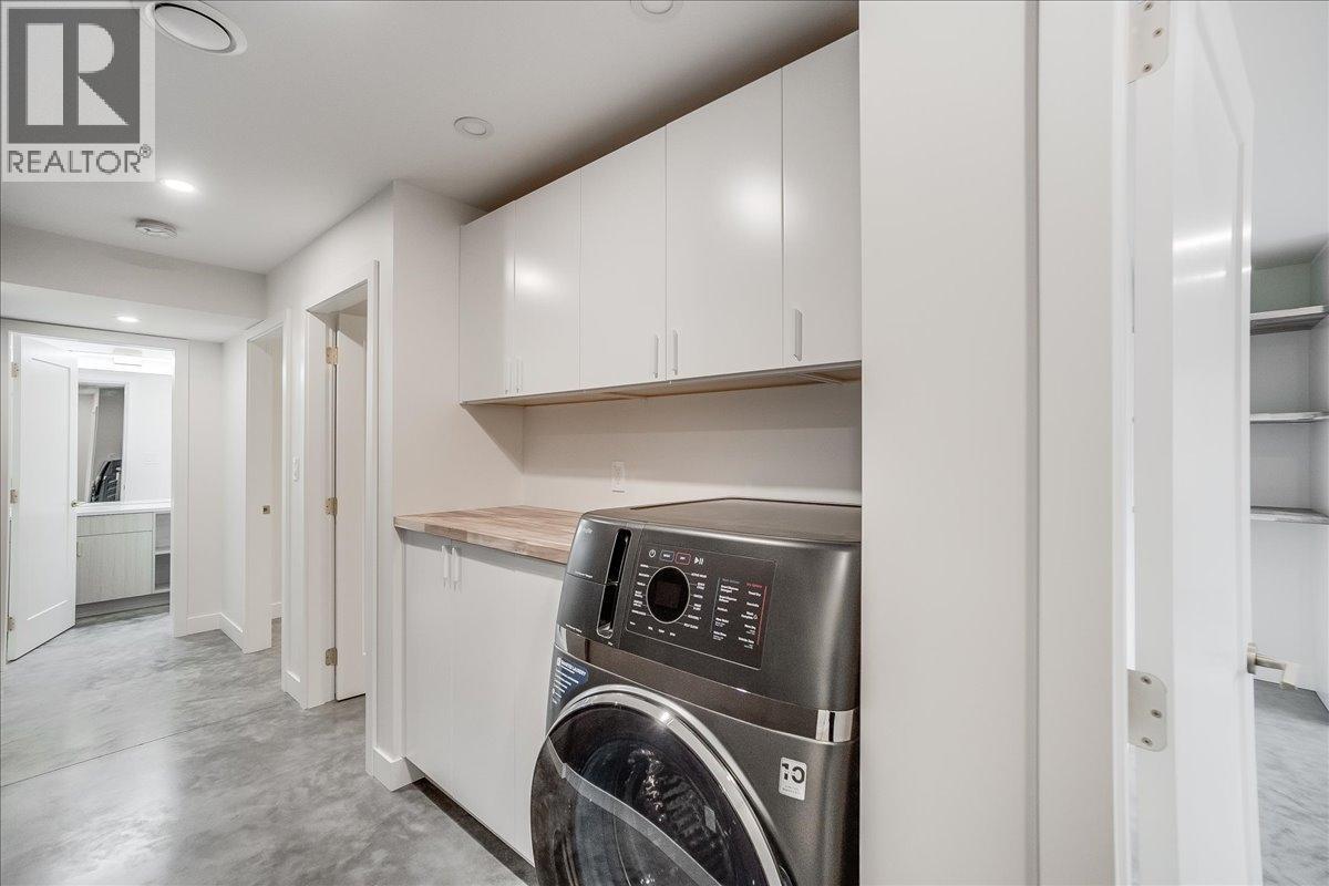 616 RICHARDS Street Unit# A, Nelson