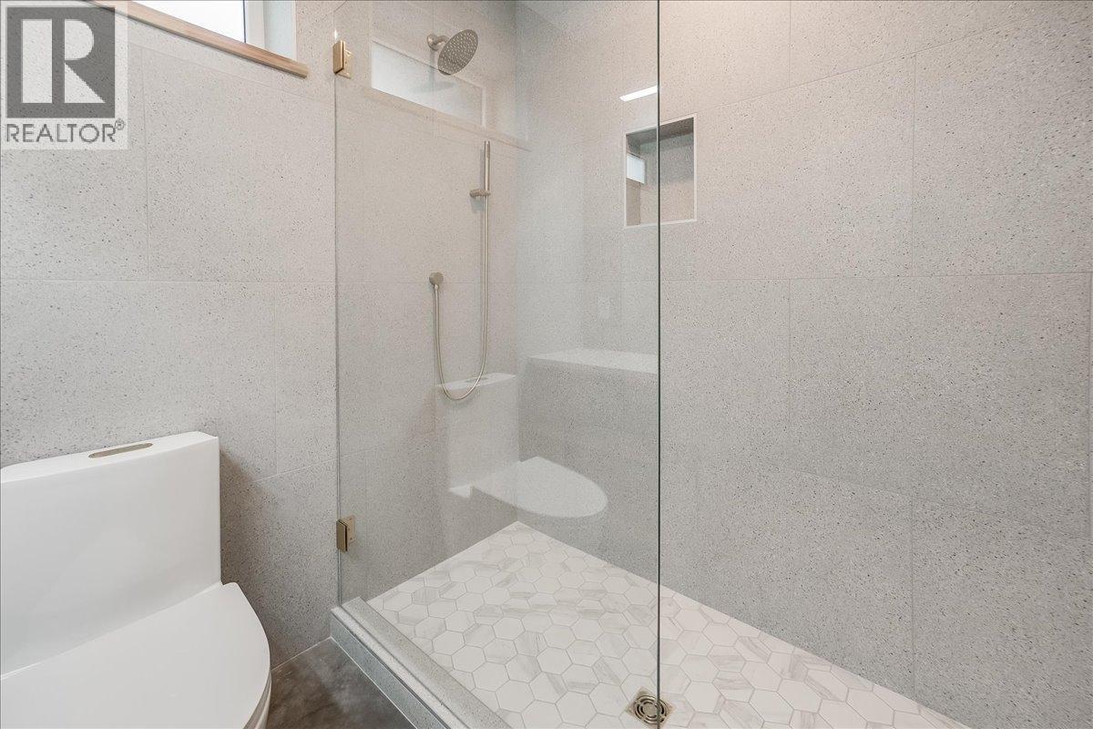 616 RICHARDS Street Unit# A, Nelson