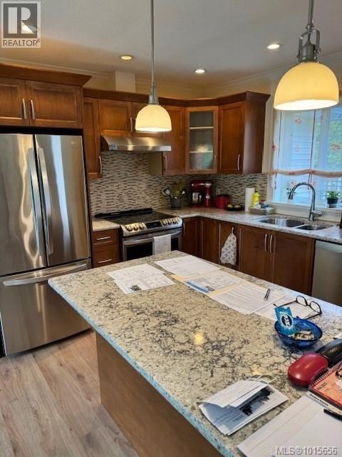 1702 Country Rd, Qualicum Beach