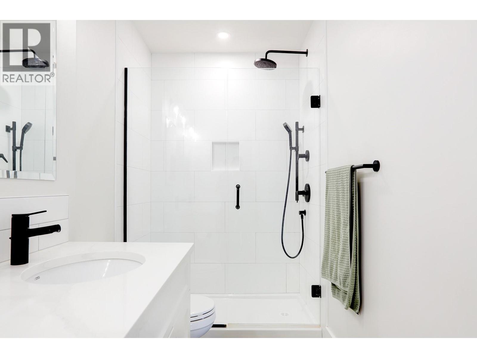 11 1999 15 Avenue, Vernon