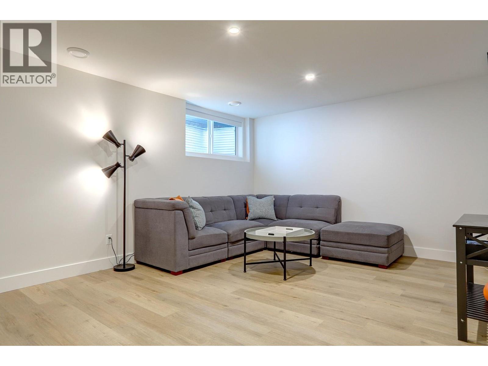 11 1999 15 Avenue, Vernon