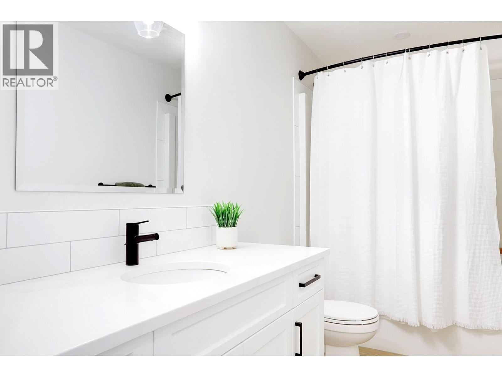 11 1999 15 Avenue, Vernon