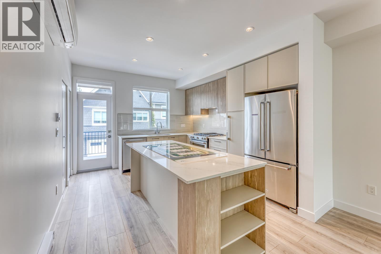120 3421 QUEENSTON AVENUE, Coquitlam