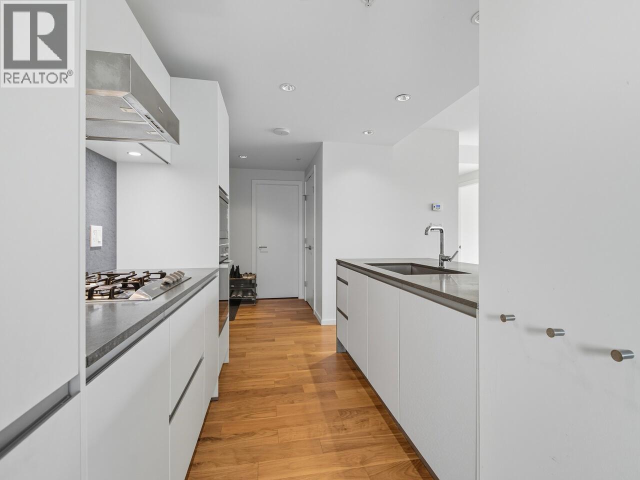 702 8488 CORNISH STREET, Vancouver
