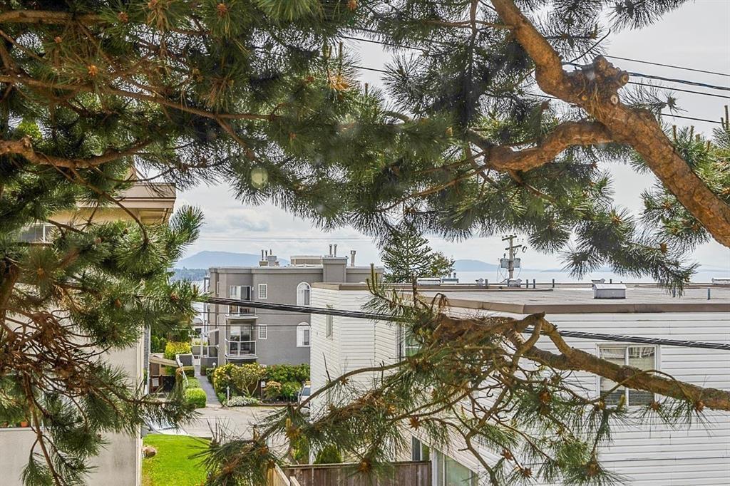 204 15130 ROPER AVENUE, White Rock