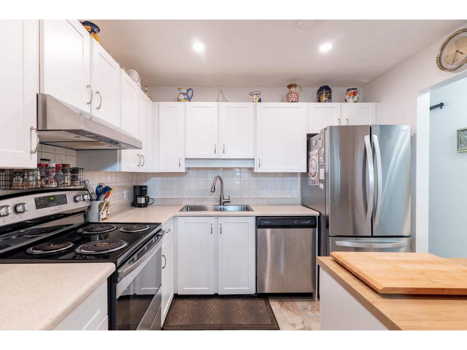 204 15130 ROPER AVENUE, White Rock