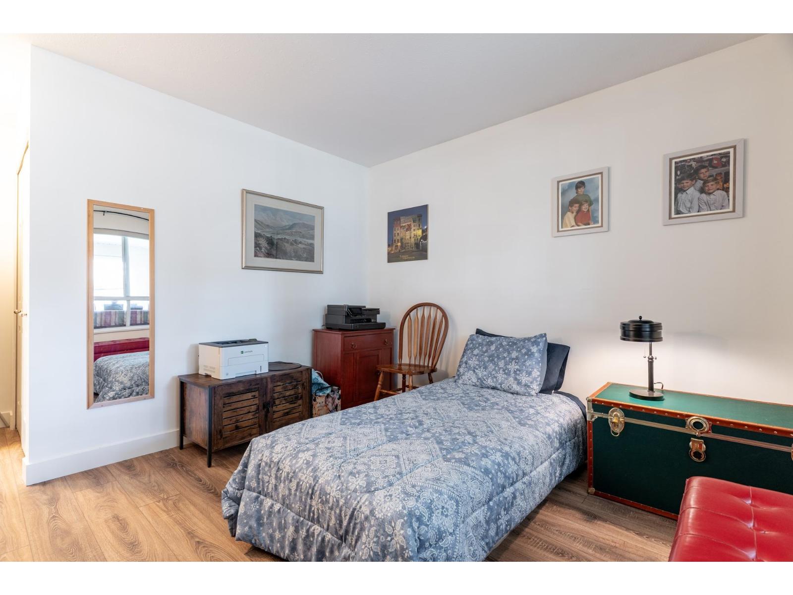 204 15130 ROPER AVENUE, White Rock