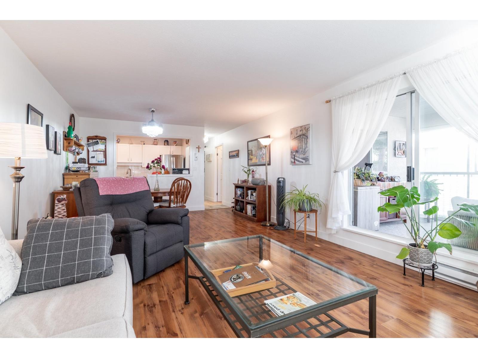 204 15130 ROPER AVENUE, White Rock