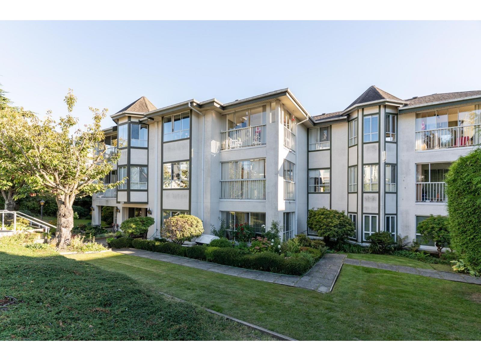 204 15130 ROPER AVENUE, White Rock