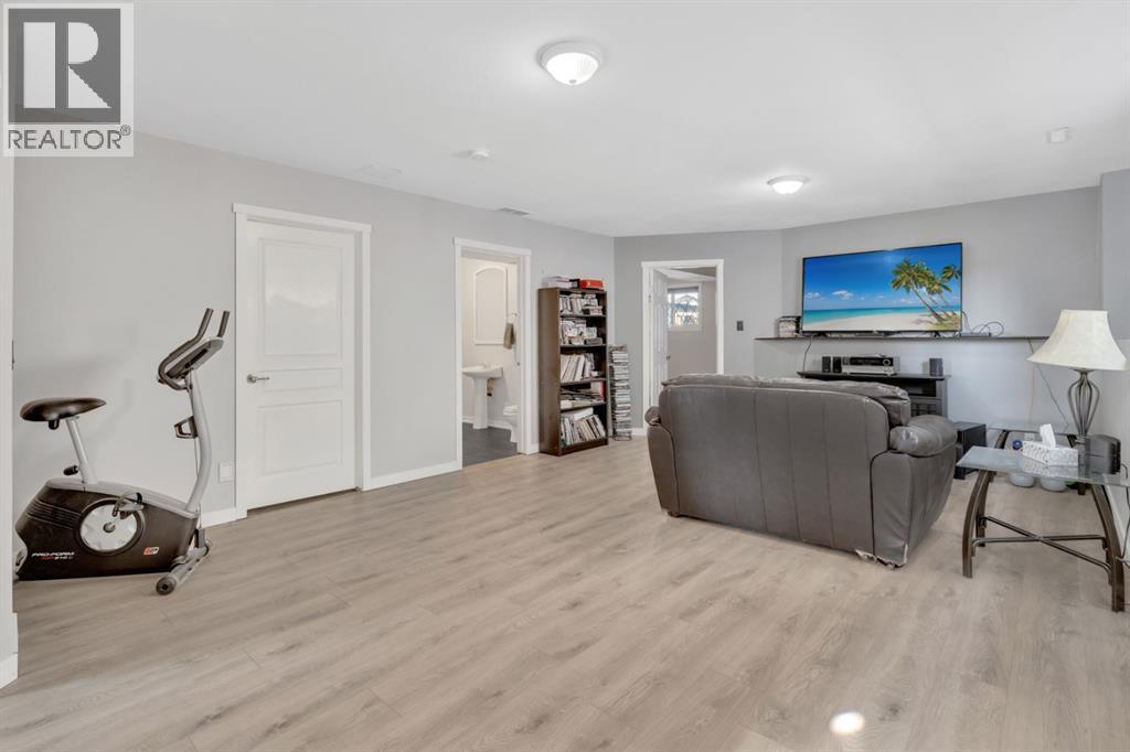 82 Hinshaw Drive West, Sylvan Lake
