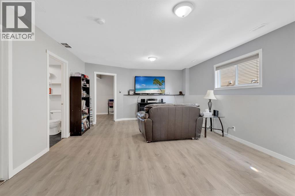 82 Hinshaw Drive West, Sylvan Lake