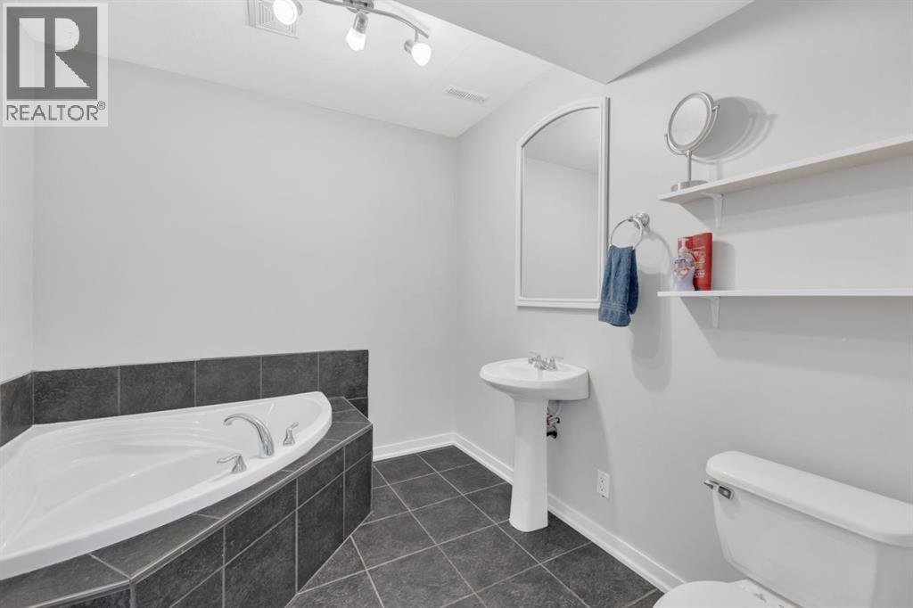 82 Hinshaw Drive West, Sylvan Lake