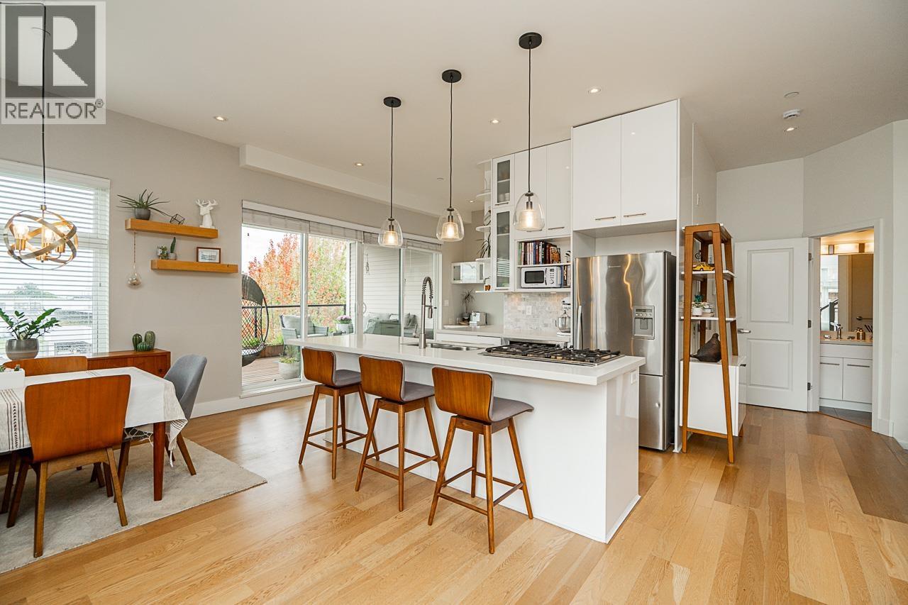 #6-3993 CHATHAM Street, Richmond