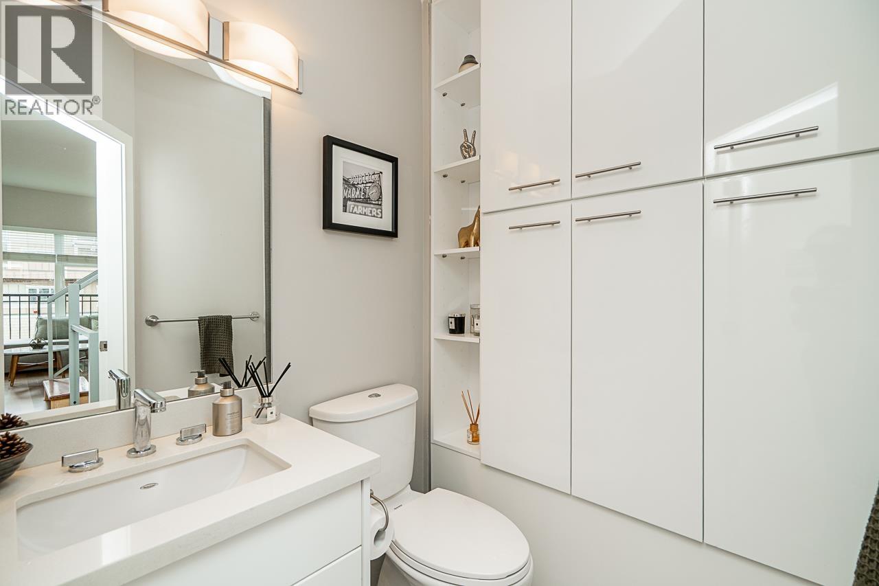 #6-3993 CHATHAM Street, Richmond