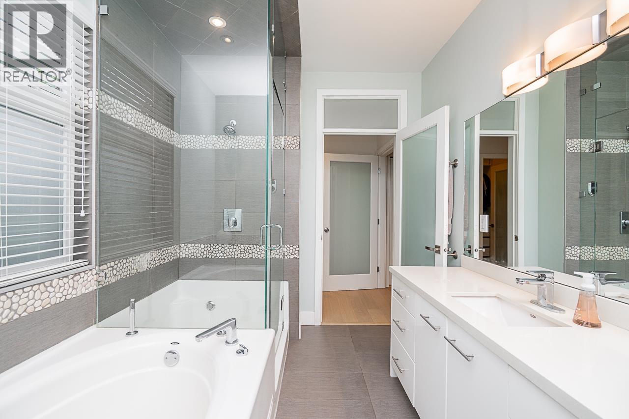 #6-3993 CHATHAM Street, Richmond