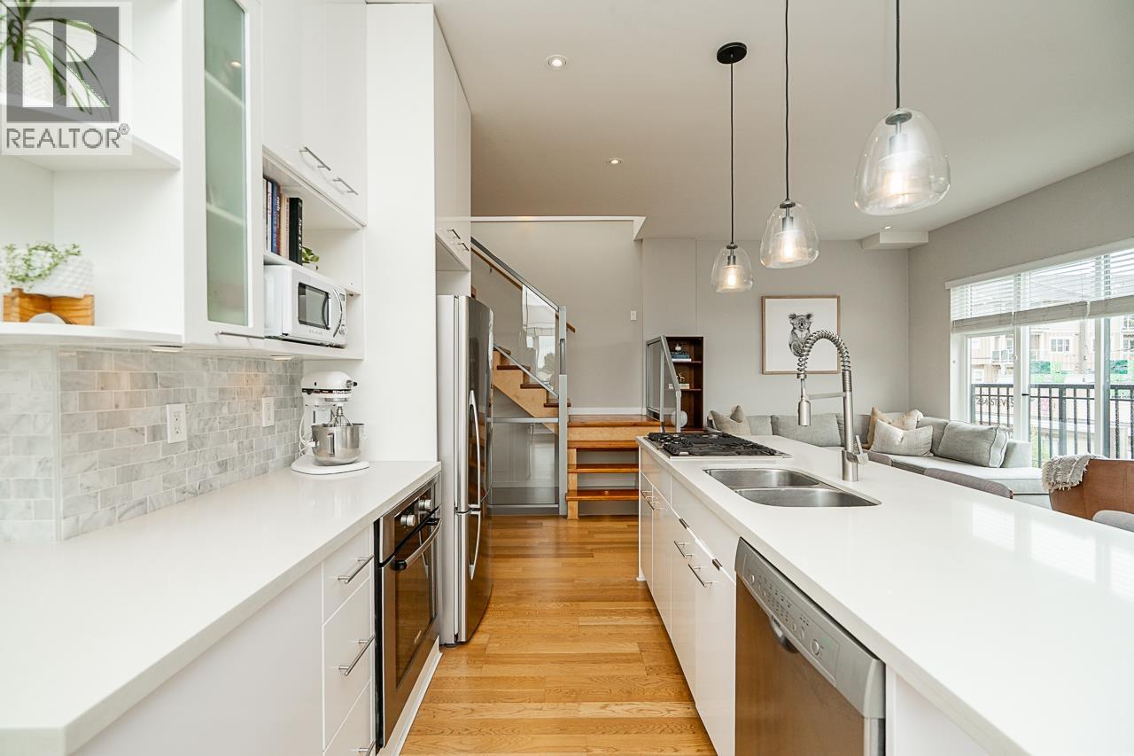#6-3993 CHATHAM Street, Richmond