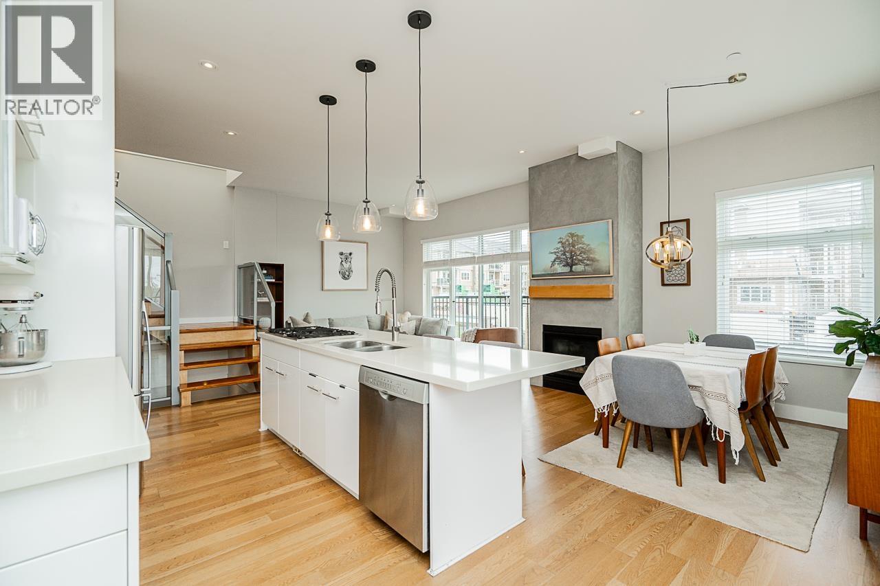 #6-3993 CHATHAM Street, Richmond