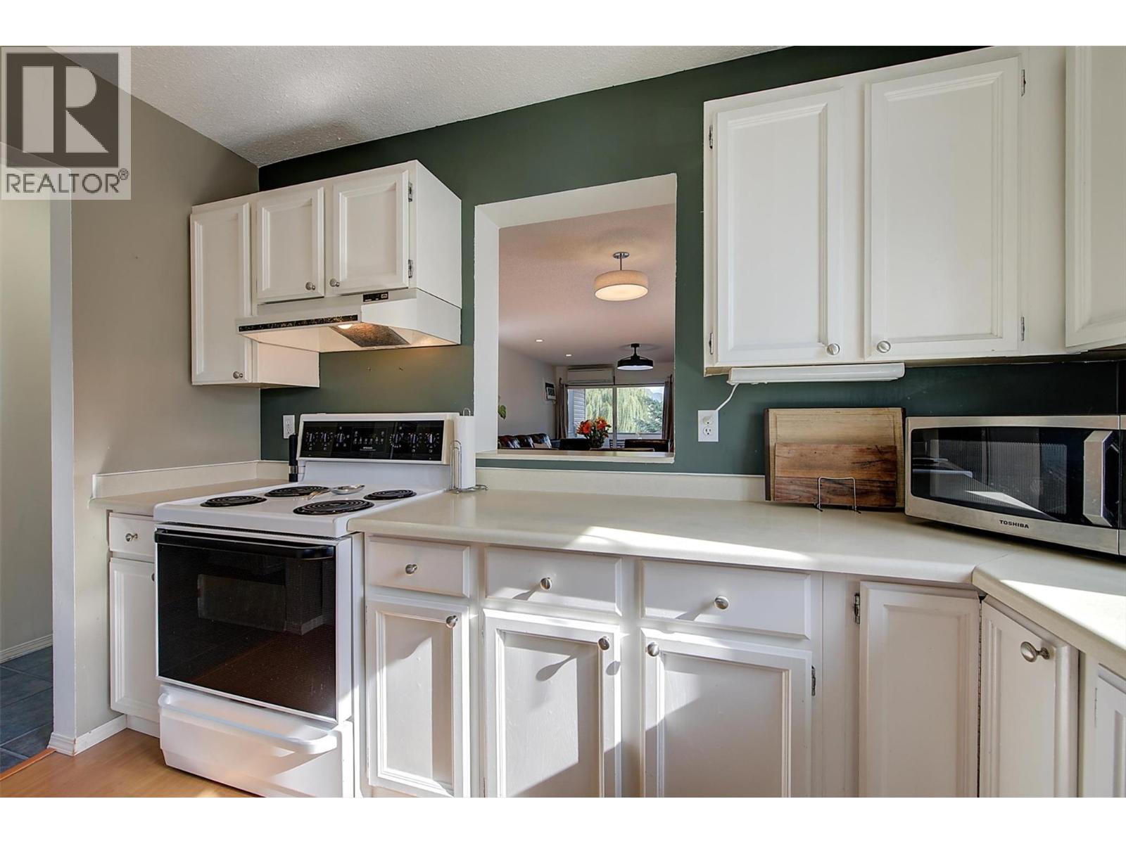 18 3000 Richter Street, Kelowna