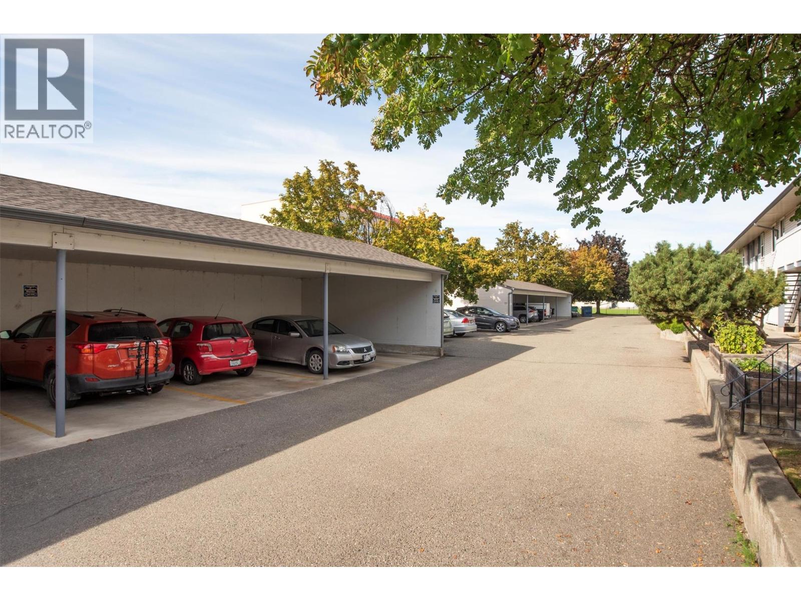18 3000 Richter Street, Kelowna