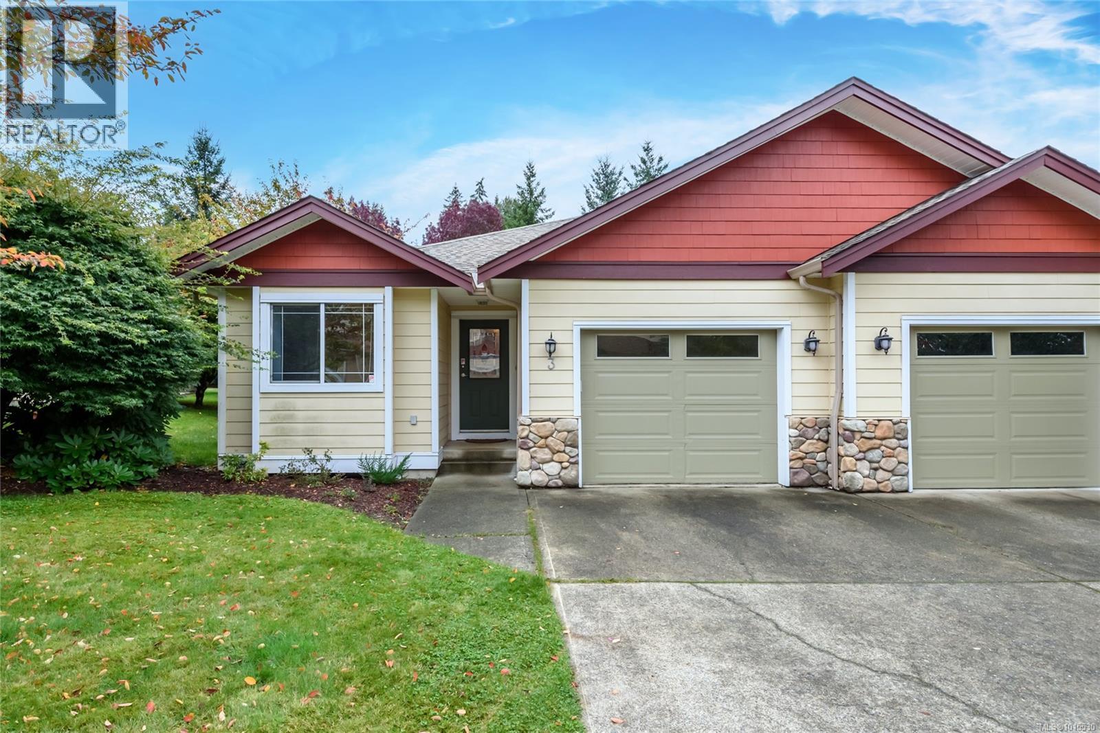 3 2728 1st St, Courtenay