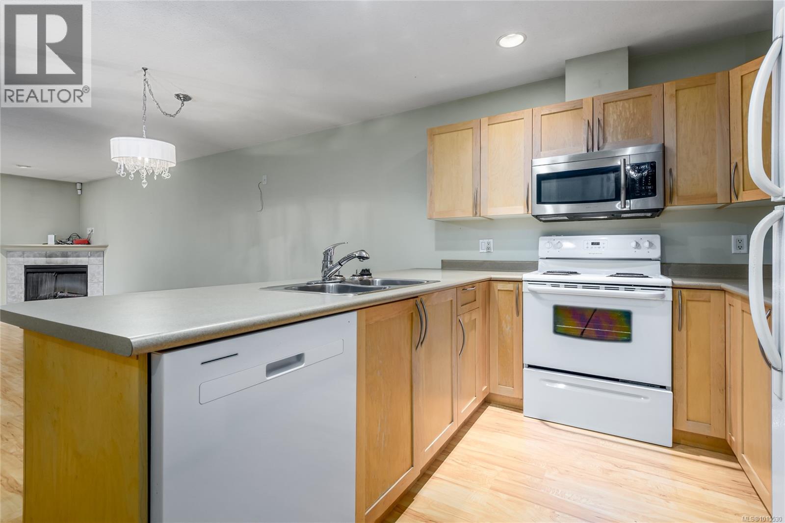 3 2728 1st St, Courtenay
