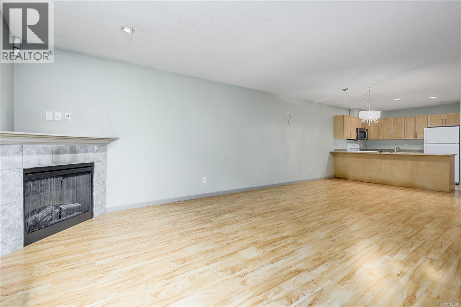 3 2728 1st St, Courtenay