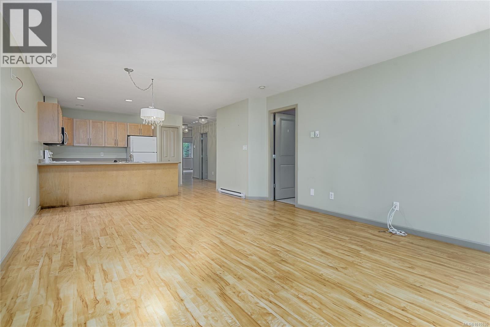 3 2728 1st St, Courtenay