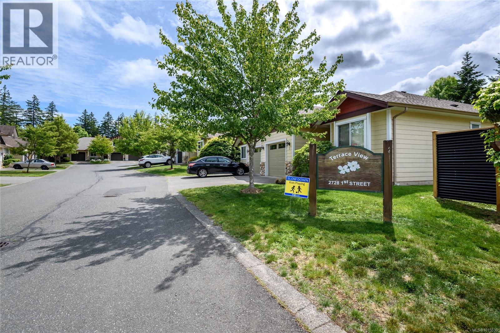 3 2728 1st St, Courtenay