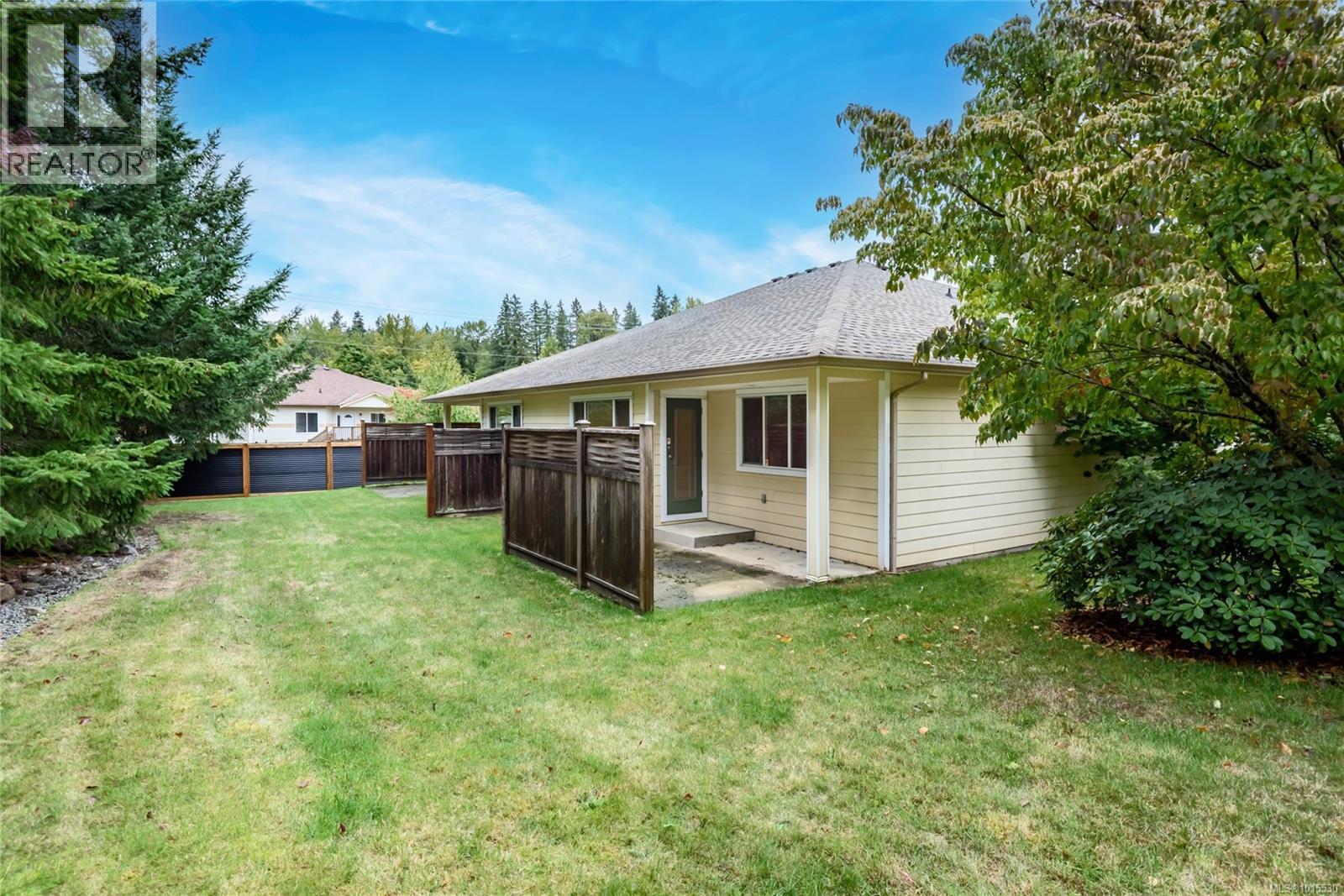 3 2728 1st St, Courtenay