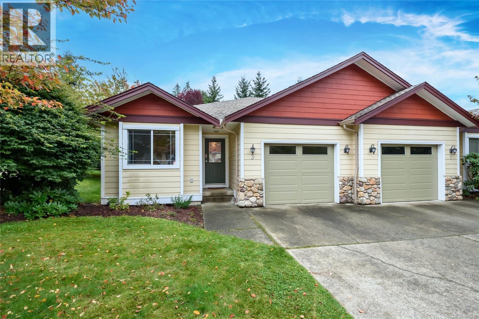 3 2728 1st St, Courtenay