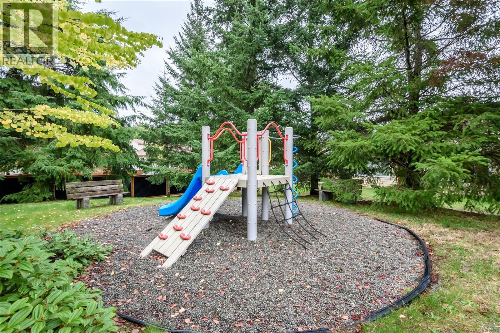 3 2728 1st St, Courtenay