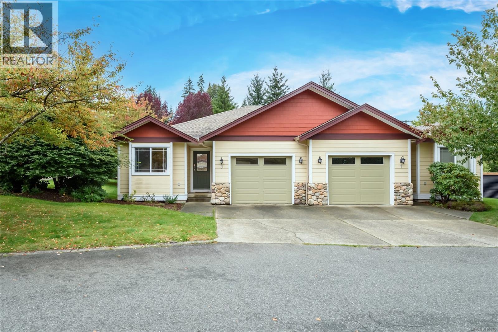 3 2728 1st St, Courtenay
