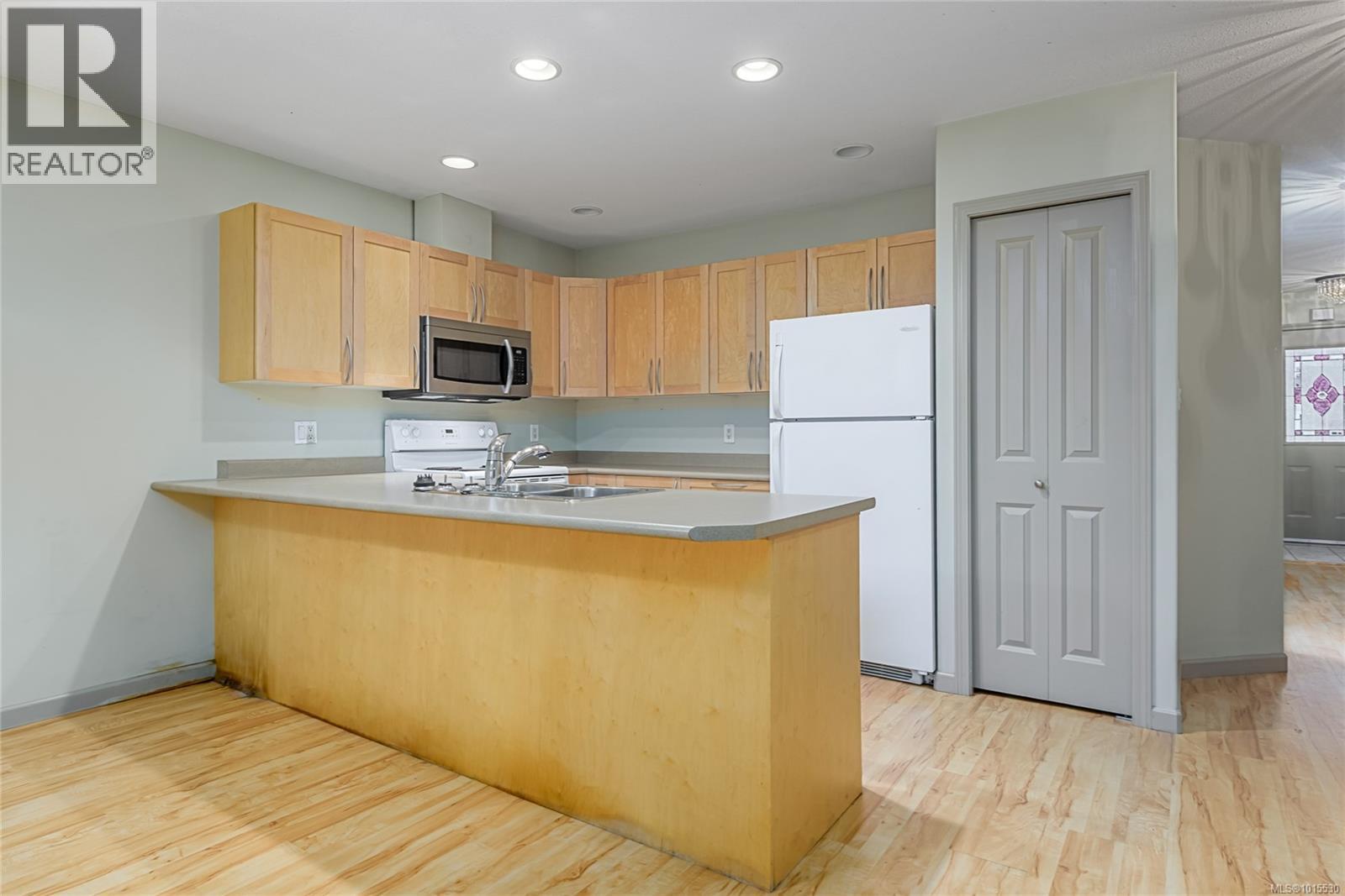 3 2728 1st St, Courtenay